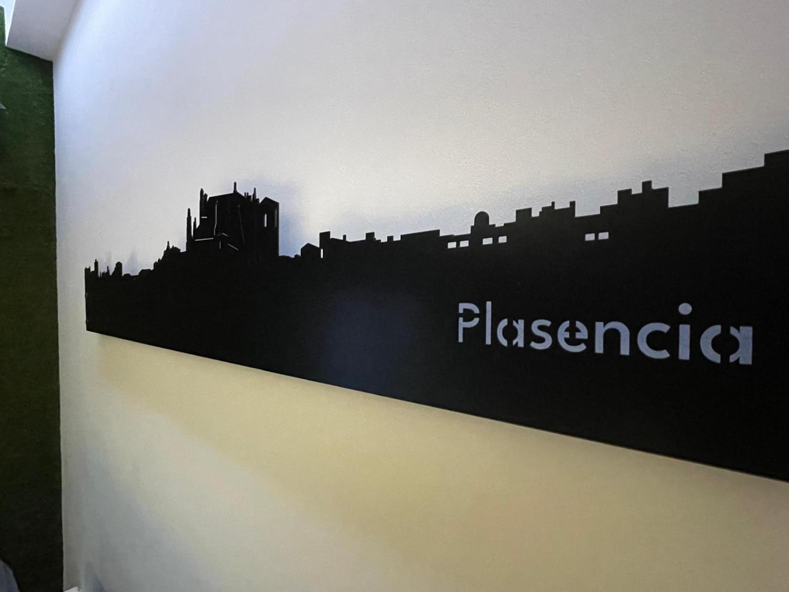 Skyline Plasencia Eksteriør bilde