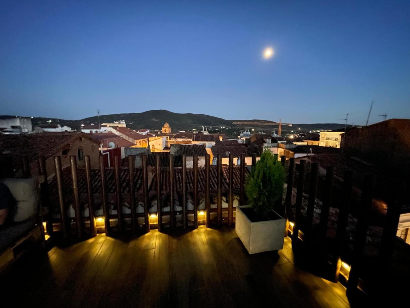 Skyline Plasencia Eksteriør bilde